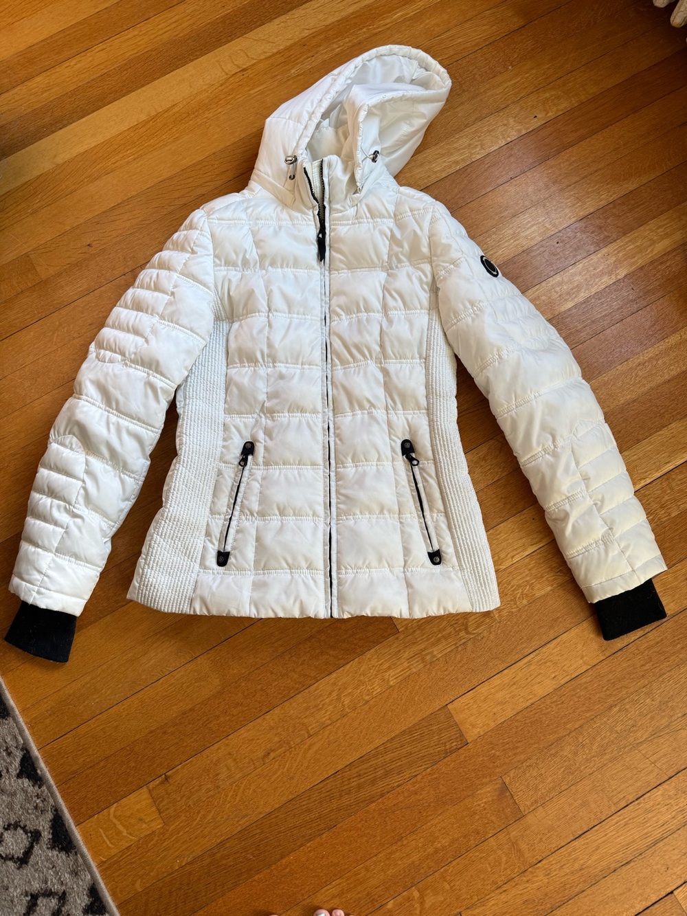 Women’s White Quilted Hooded Puffer Jacket